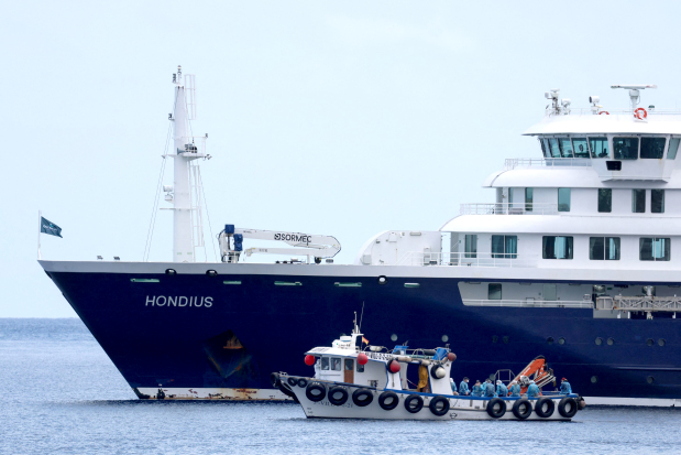 Countries airlift passengers after virus-hit vessel disembarkation